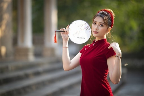 夸赞旗袍女人美句(精选60句)
