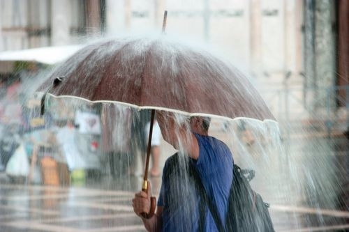 连续天天下雨心情说说(87句) 连续天天下雨心情说说(87句)
