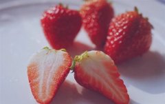 朋友圈发草莓的文字(精选40句)