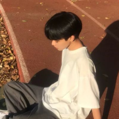 冷门小众高级头像男生真人帅气图片(优选34张)