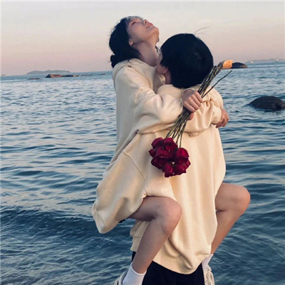 2023很火有氛围感的甜美幸福的情头(精选24张)