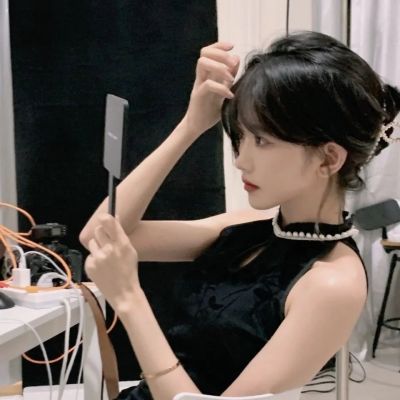 高清好看的黑色御姐头像高冷图片(共41张)