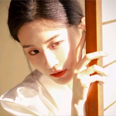 2023忧郁伤感美女头像高清图片(精选46张)