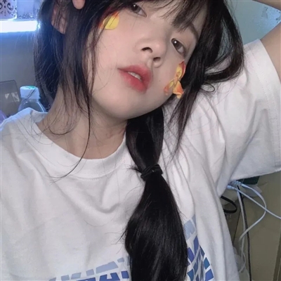 高清开心活泼的女生头像图片(共28张)