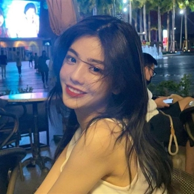 高清开心活泼的女生头像图片(共28张)
