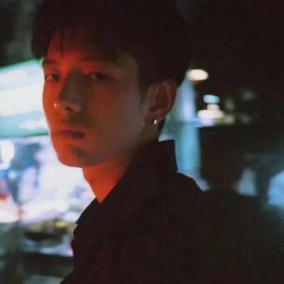 很霸气的男孩帅气头像精选(优选38张)