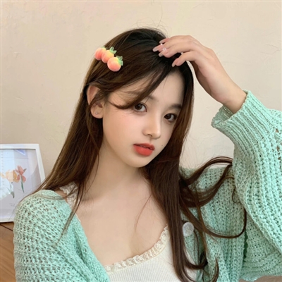 个性的简单女生气质头像(精选24张)