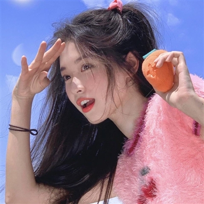 个性的简单女生气质头像(精选24张)