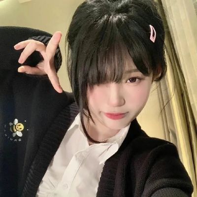 个性的简单女生气质头像(精选24张)