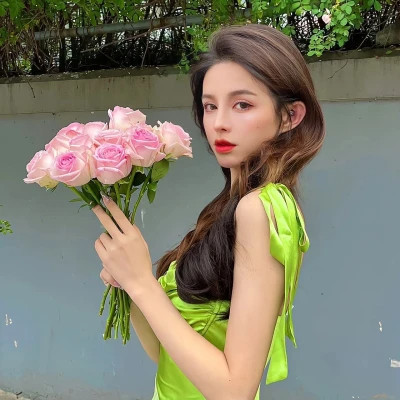 2023女中年人最火头像(24张)