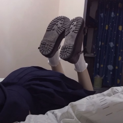 对镜自拍不露脸女生头像大全(共37张)