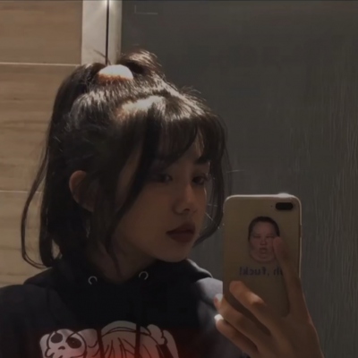 对镜自拍不露脸女生头像大全(共37张)