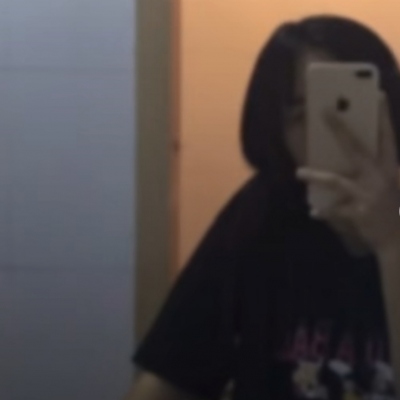 对镜自拍不露脸女生头像大全(共37张)