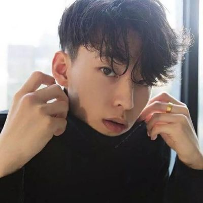 2023有意境伤感的男生个性头像(24张)