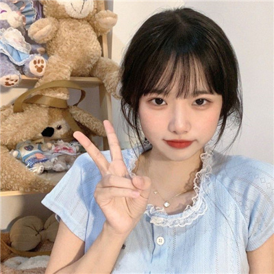 女生小众高级感头像真人图片(共18张)