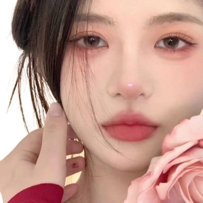 女生小众高级感头像真人图片(共18张)