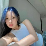 高清好看的唯美女生长发图片头像(精选38张)