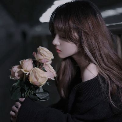伤感唯美女生头像合集(精选34张)