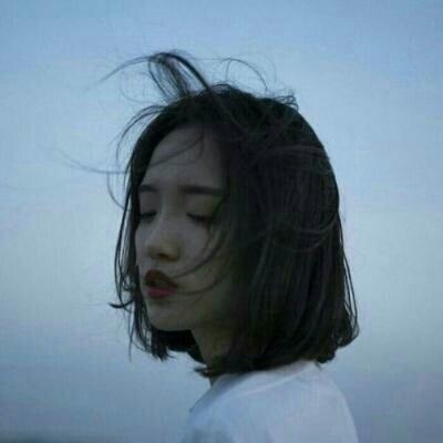 伤感唯美女生头像合集(精选34张)