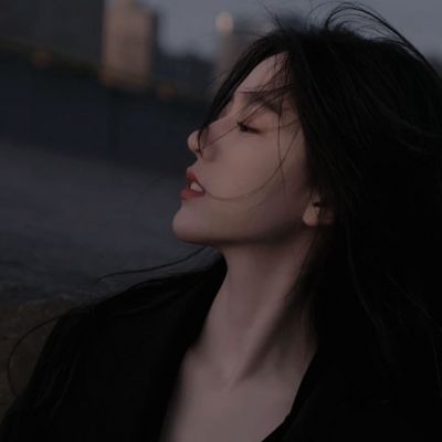 伤感唯美女生头像合集(精选34张)