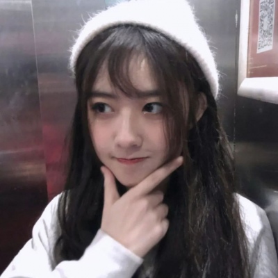 戴帽子可爱女生头像(24张)