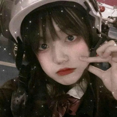 戴帽子可爱女生头像(24张)