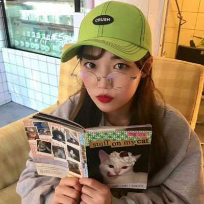 戴帽子可爱女生头像(24张)
