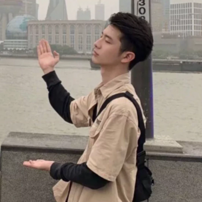 低调恩爱情侣头像一对两张(精选32张)