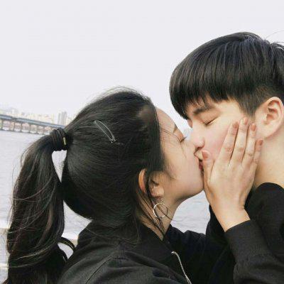 低调恩爱情侣头像一对两张(精选32张)