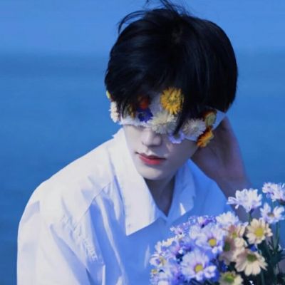 高清蓝色系男生头像真人图片(精选30张)