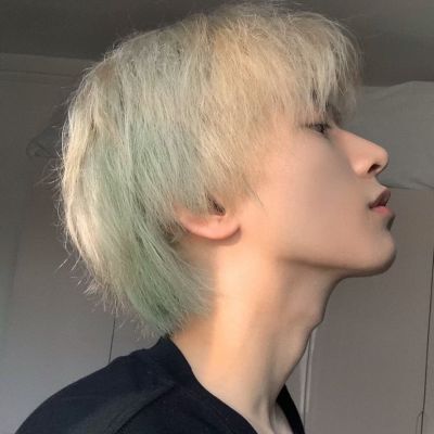 高清蓝色系男生头像真人图片(精选30张)
