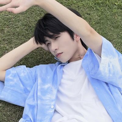 高清蓝色系男生头像真人图片(精选30张)
