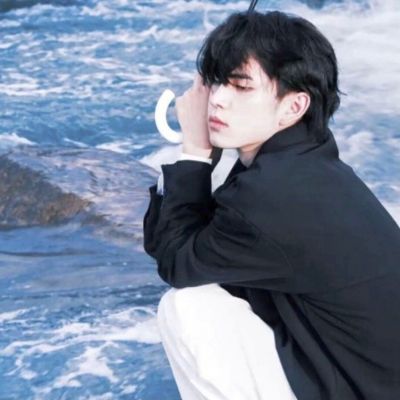 高清蓝色系男生头像真人图片(精选30张)