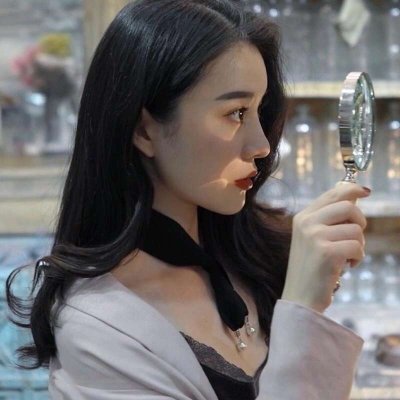 又美又酷的女生头像(共35张)