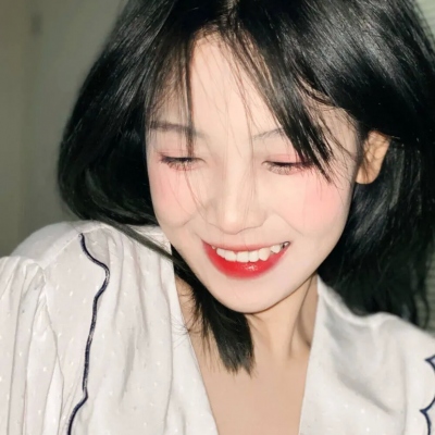 又美又酷的女生头像(共35张)