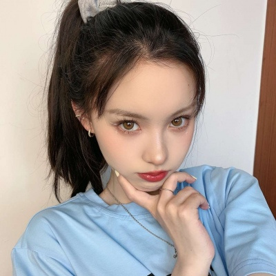 干净纯欲女头像(精选20张)