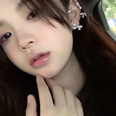 很优质的也很好看的美女微信头像(42张)