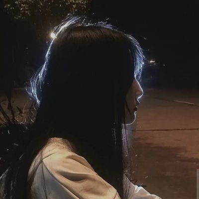 很优质的也很好看的美女微信头像(42张)