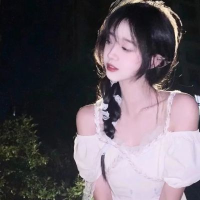 很优质的也很好看的美女微信头像(42张)