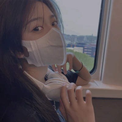 很优质的也很好看的美女微信头像(42张)