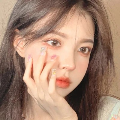 2023真人女生潮流头像图片(共40张)