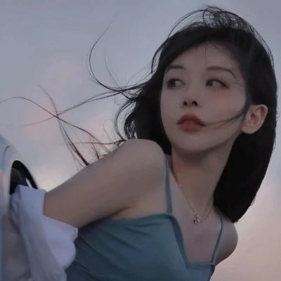 2023真人女生潮流头像图片(共40张)