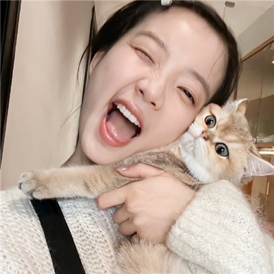 2023真人女生潮流头像图片(共40张)