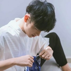 超拽颓废男生头像(24张)
