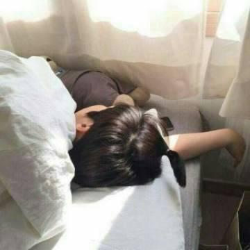 超拽颓废男生头像(24张)