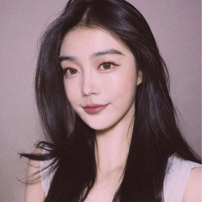 高清好看的高冷霸气长发真人女头图片(精选34张)