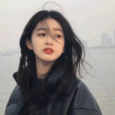 高清好看的高冷霸气长发真人女头图片(精选34张)