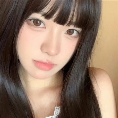 高清好看的纯欲头像女生个性图片(42张)