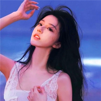 高清好看的纯欲头像女生个性图片(42张)
