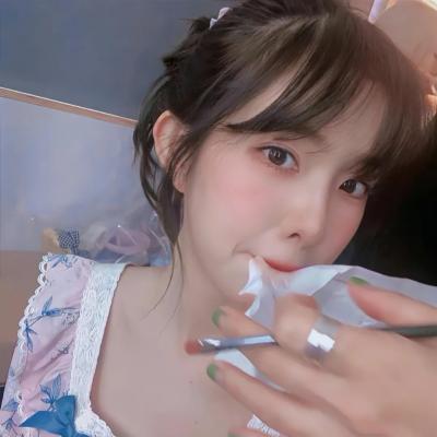 高清好看的纯欲头像女生个性图片(42张)